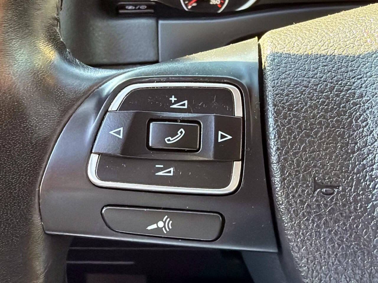 Used 2017 Volkswagen Tiguan S AWD/4WD image 18