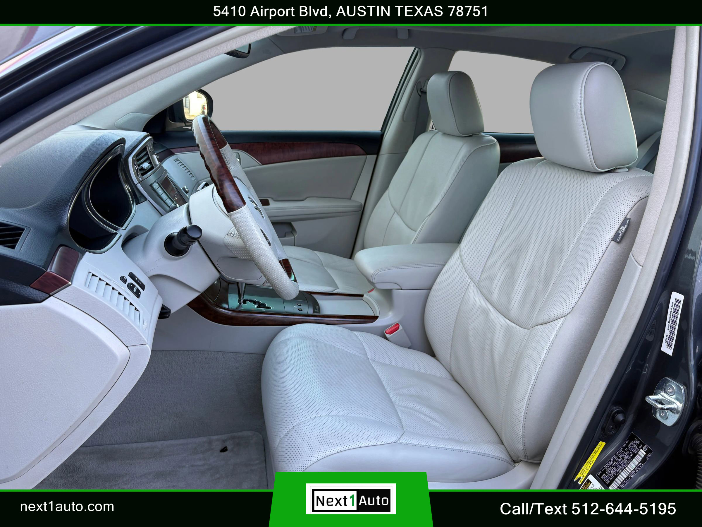 Used 2012 Toyota Avalon Limited image 17