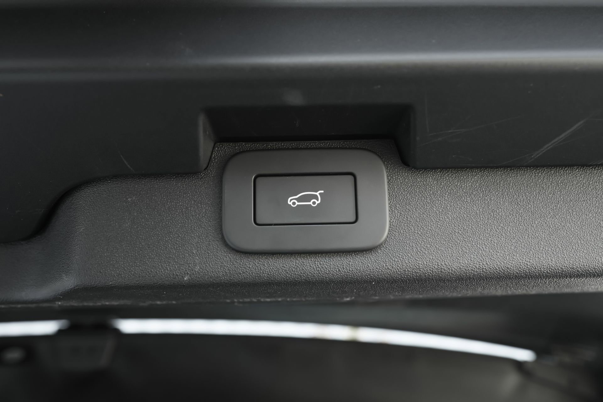 Used 2025 Land Rover Discovery S AWD/4WD image 45