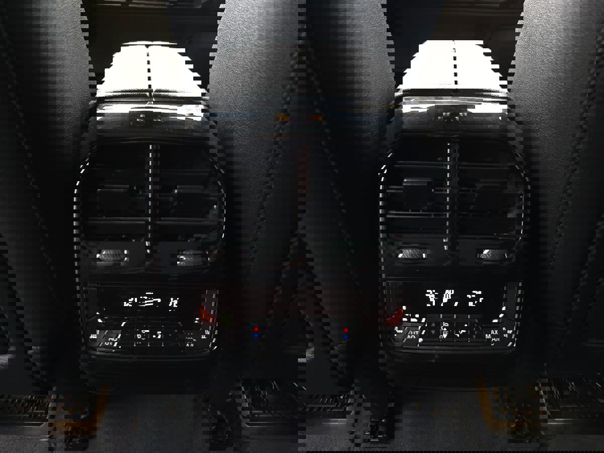 Used 2024 BMW iX xDrive50 w/ Premium Package image 17