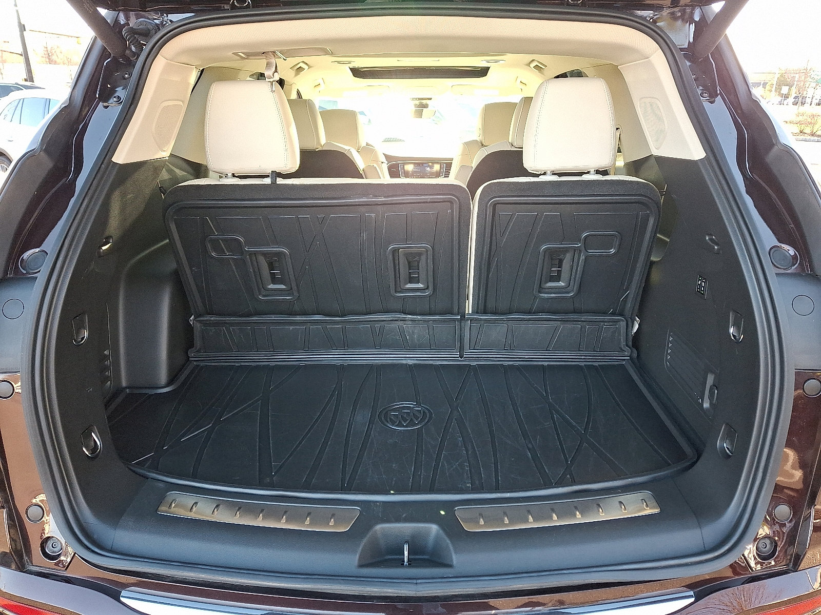 Used 2023 Buick Enclave Avenir w/ Avenir Technology Package image 32