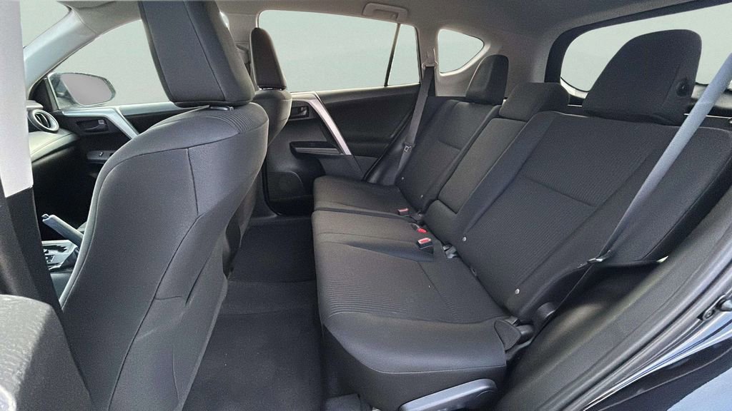 Used 2017 Toyota RAV4 LE FWD image 17