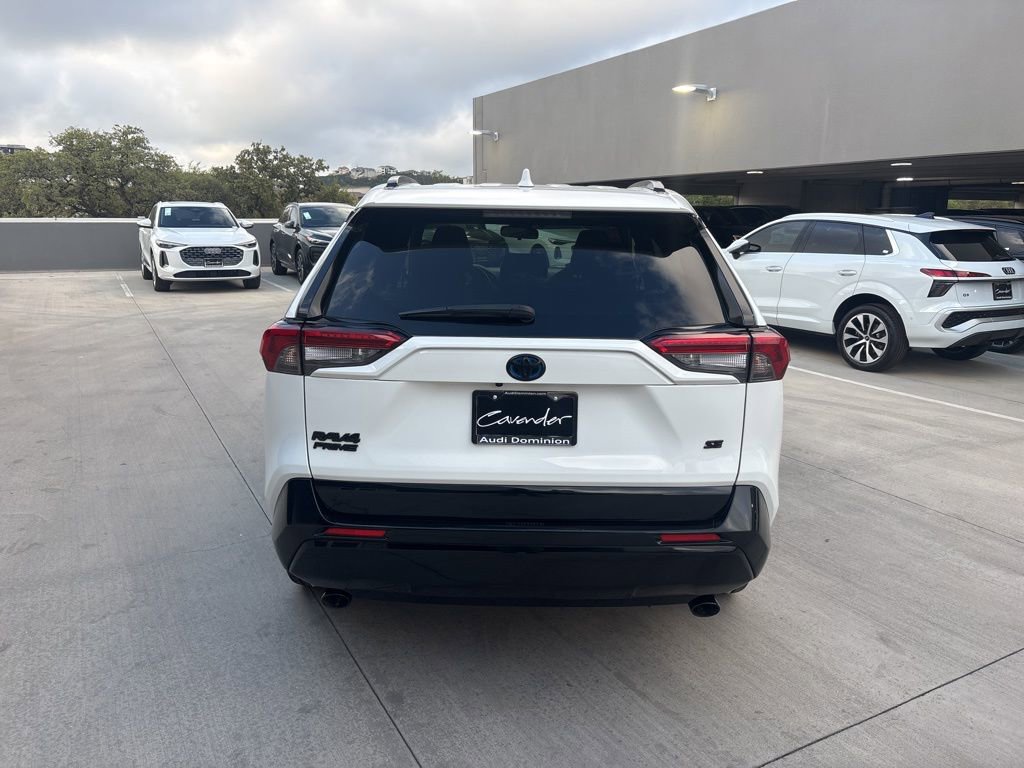 Used 2021 Toyota RAV4 SE w/ Weather & Moonroof Package AWD/4WD image 7