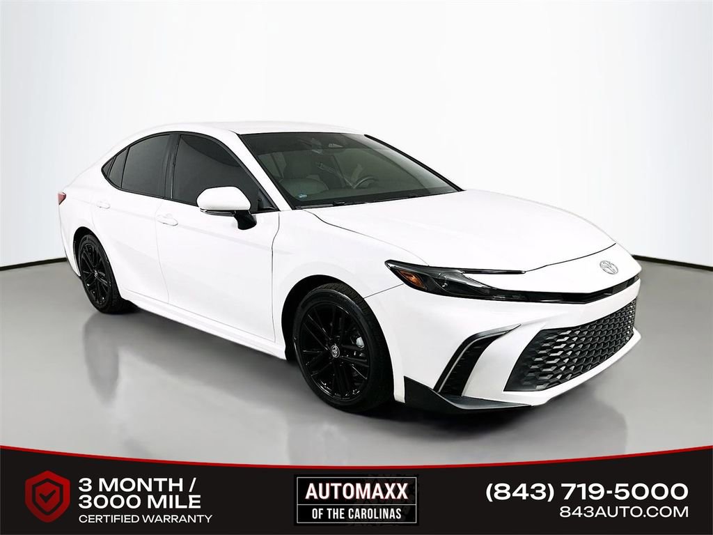 Used 2025 Toyota Camry SE w/ Convenience Package image 1
