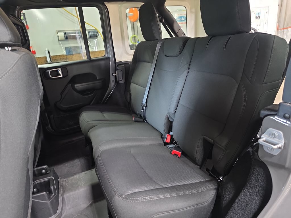 Used 2022 Jeep Wrangler Unlimited Sport AWD/4WD image 13
