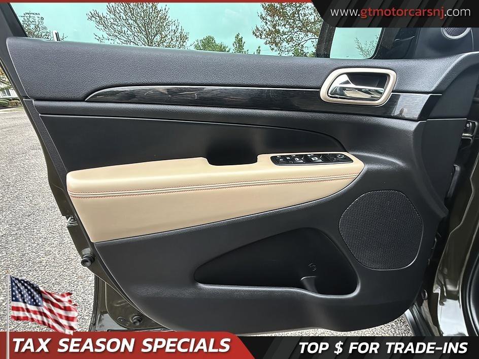 Used 2016 Jeep Grand Cherokee Laredo 75th Anniversary image 20