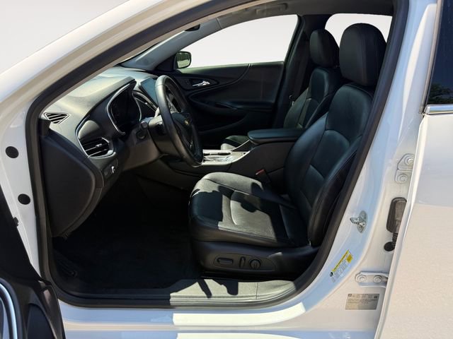 Used 2016 Chevrolet Malibu LT w/ Leather Package FWD image 9