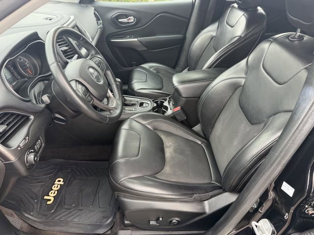 Used 2019 Jeep Cherokee Latitude Plus FWD image 18