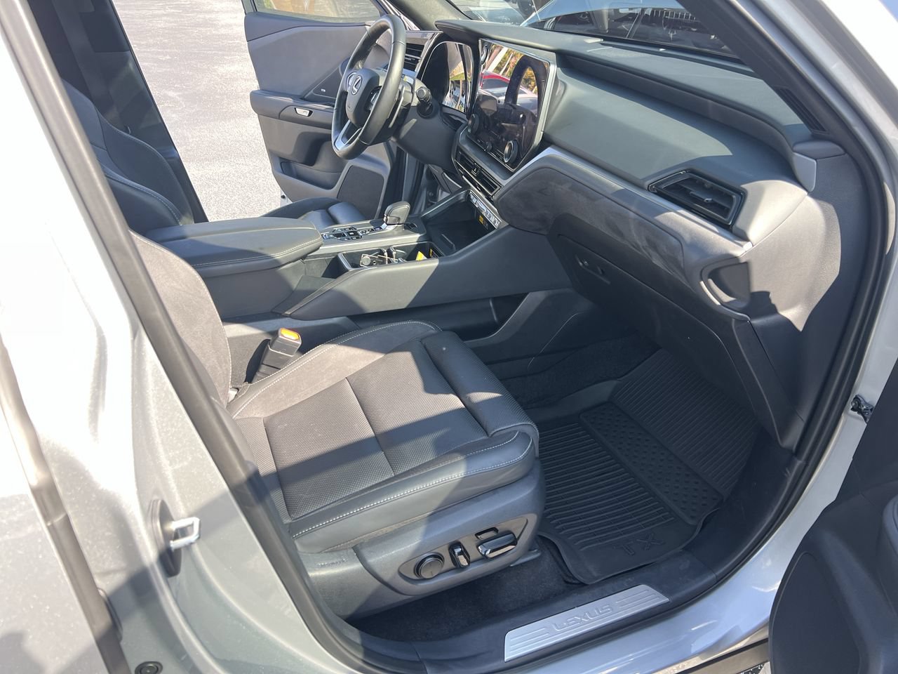 Used 2025 Lexus TX 350 AWD w/ Technology Package image 35