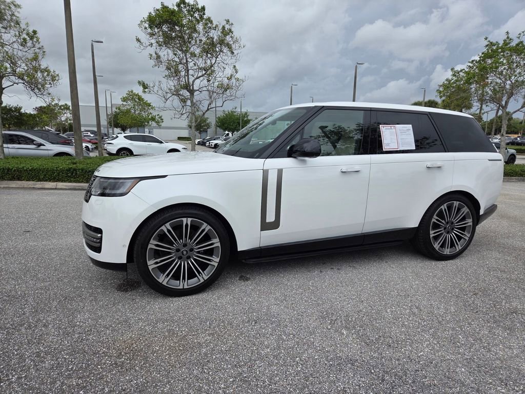 Used 2024 Land Rover Range Rover SE AWD/4WD image 9