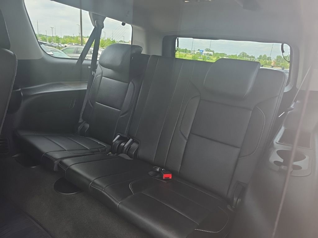 Used 2018 Chevrolet Suburban LT RWD image 20