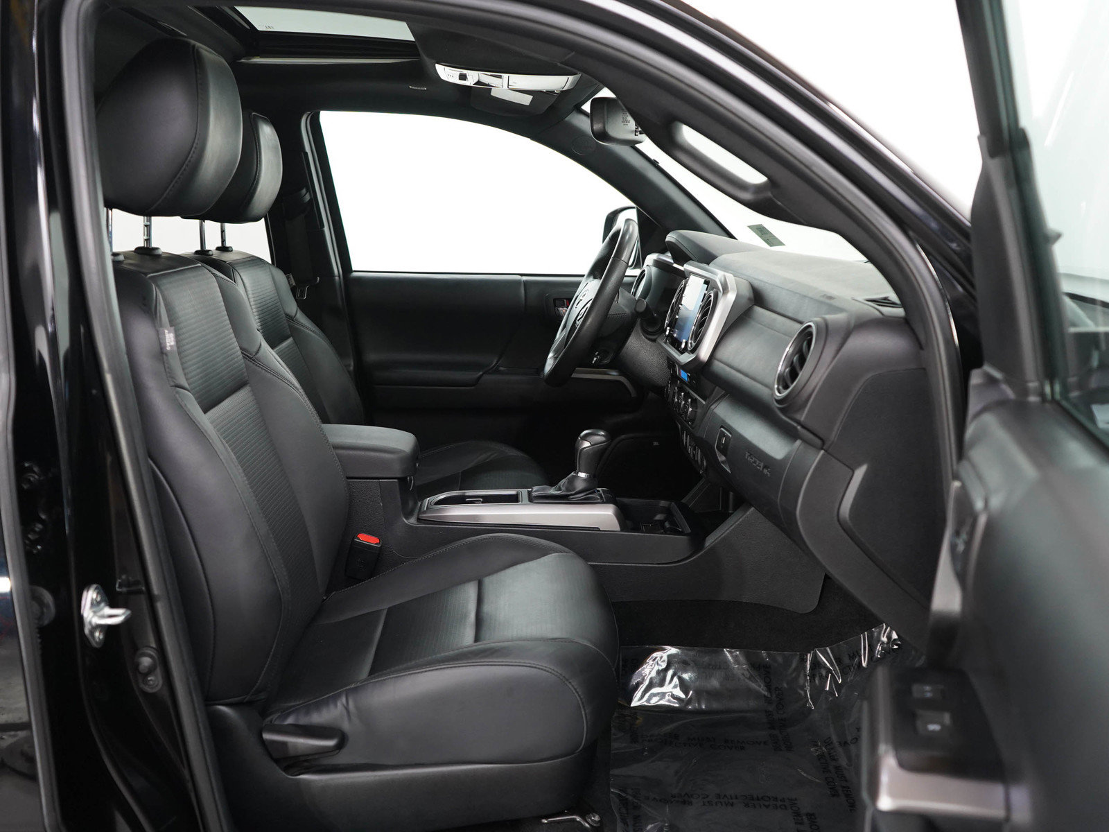 Used 2022 Toyota Tacoma Limited AWD/4WD image 11