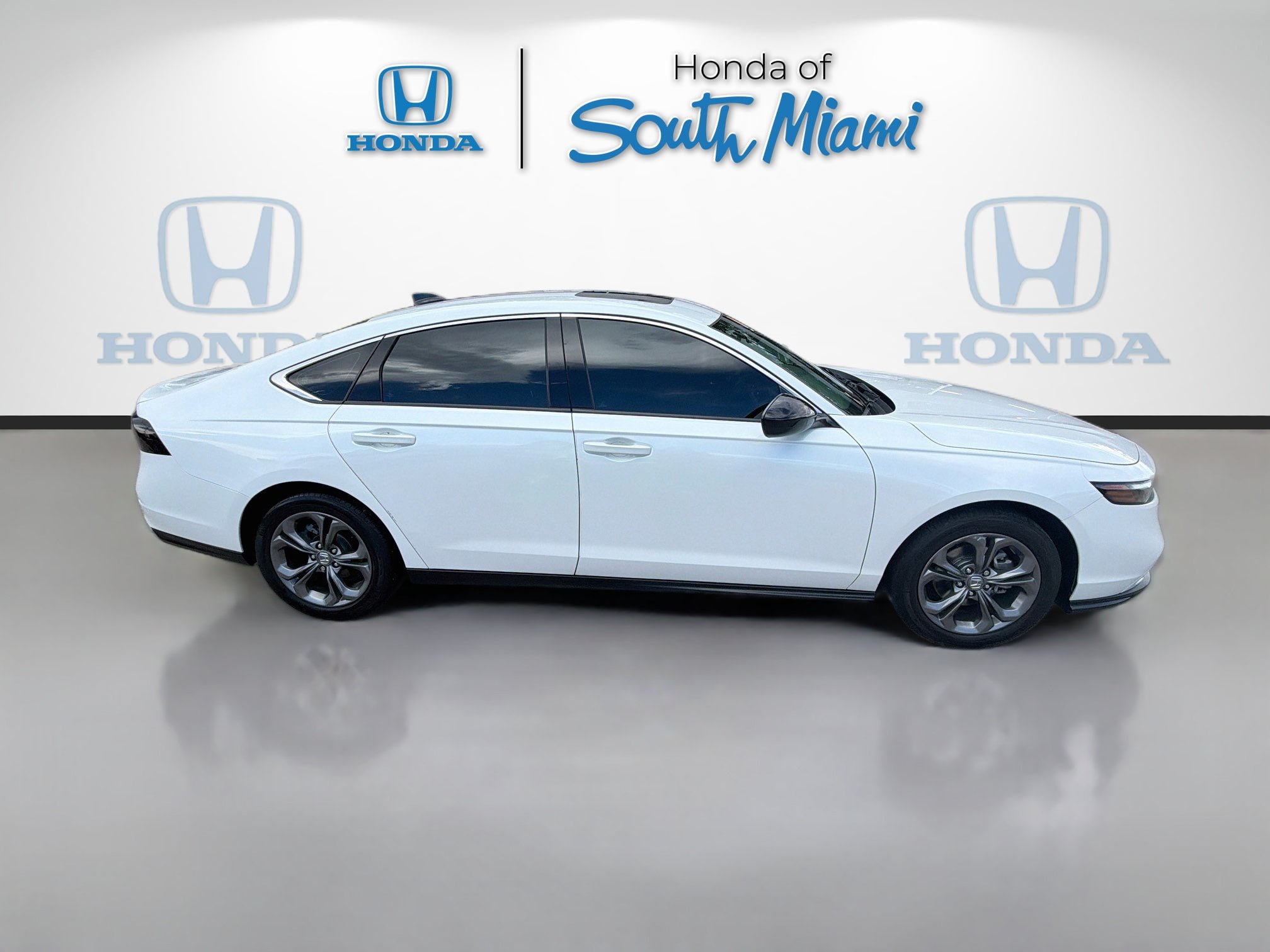 Used 2024 Honda Accord EX image 8