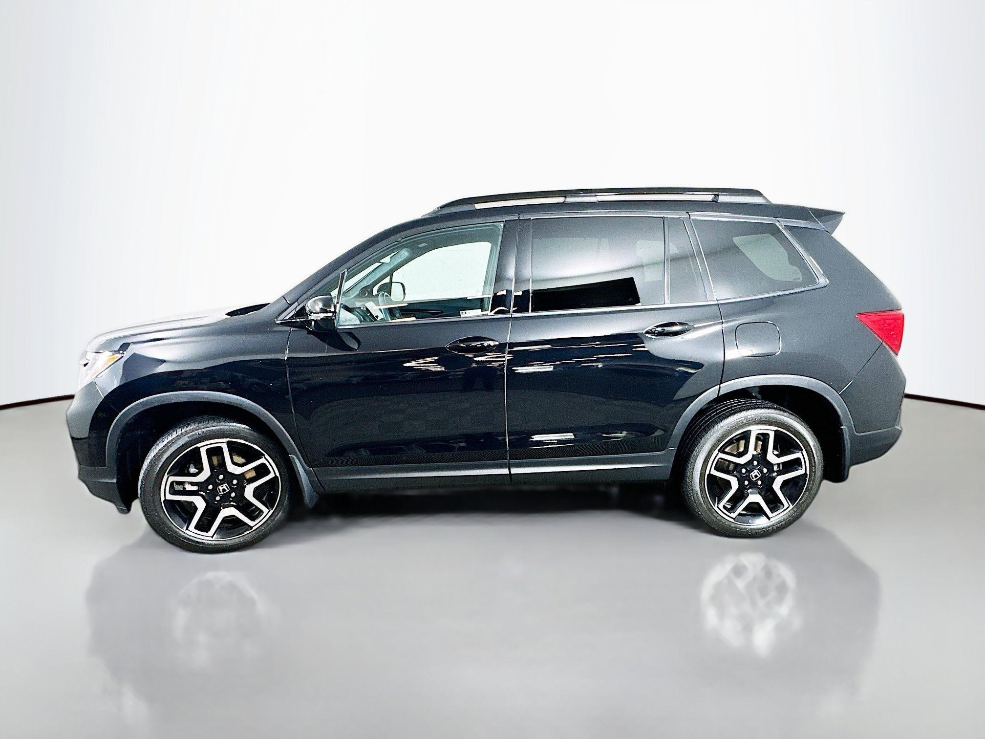 Used 2023 Honda Passport Elite image 4