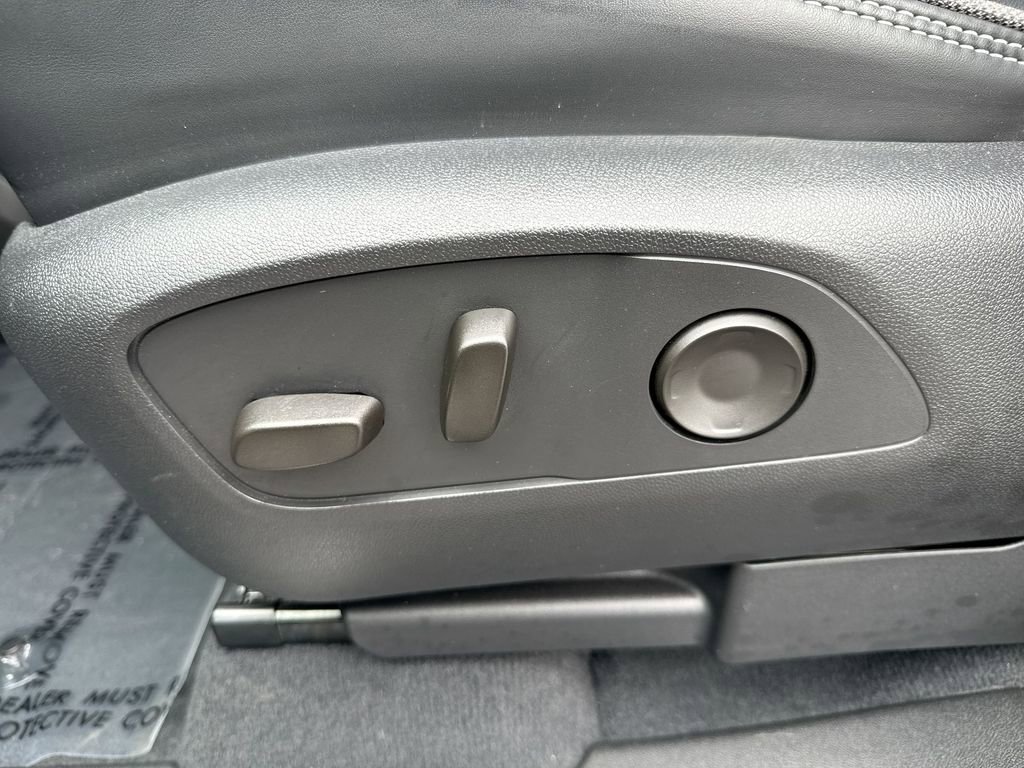 Used 2024 GMC Sierra EV Denali image 14