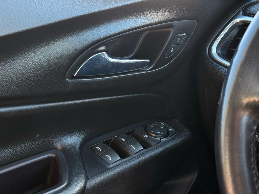 Used 2019 Chevrolet Equinox LT FWD image 22