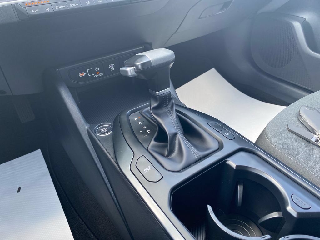 Certified 2025 Kia K4 FWD image 31