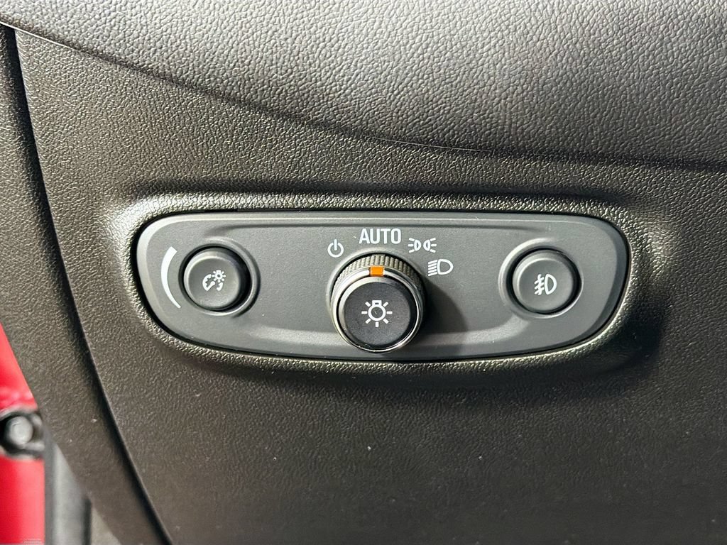 Used 2021 Chevrolet Equinox LT FWD image 12