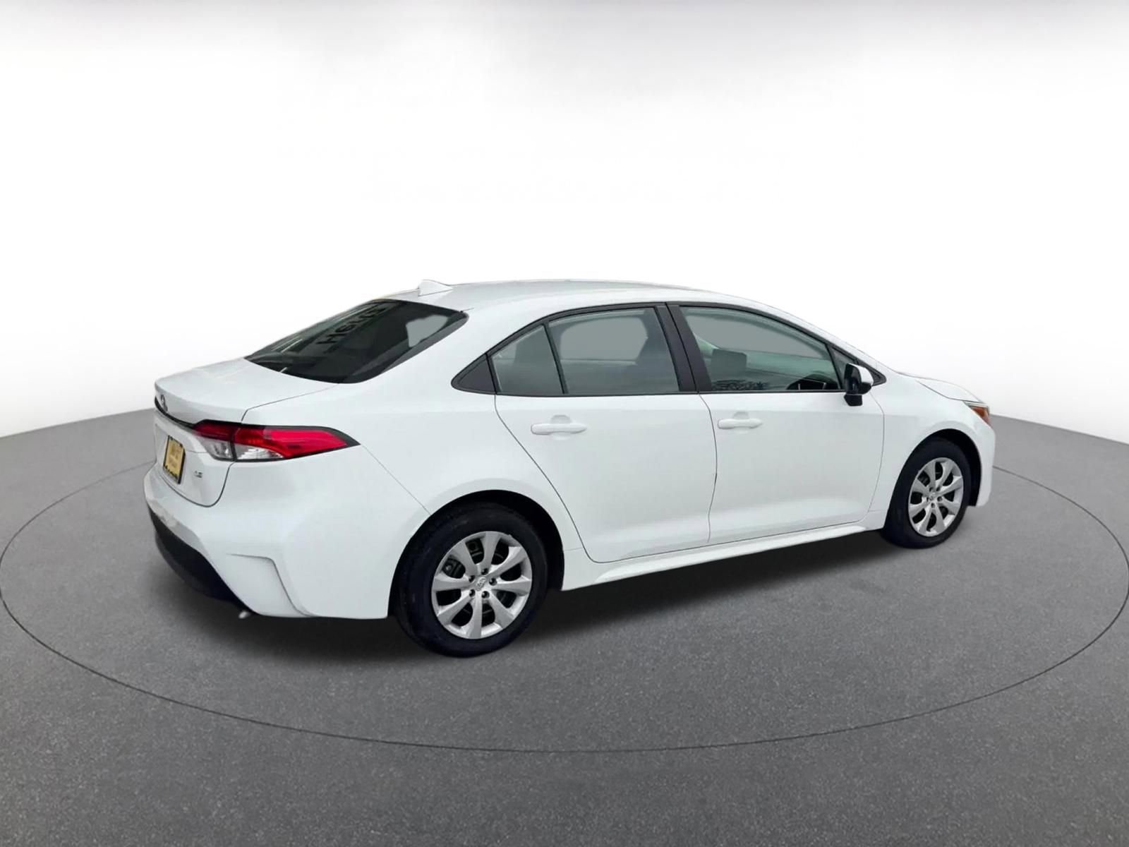 Used 2025 Toyota Corolla LE FWD image 14