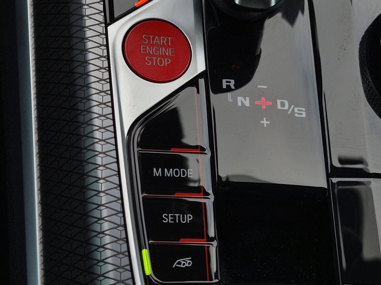 Certified 2025 BMW M4 xDrive Competition w/ M Driver's Package image 25