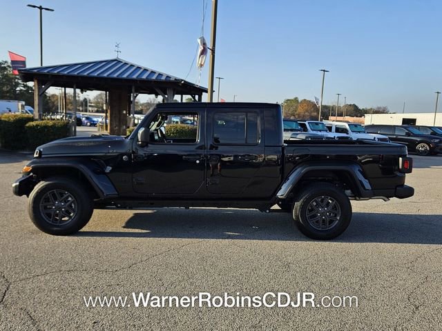 New 2025 Jeep Gladiator Sport image 4