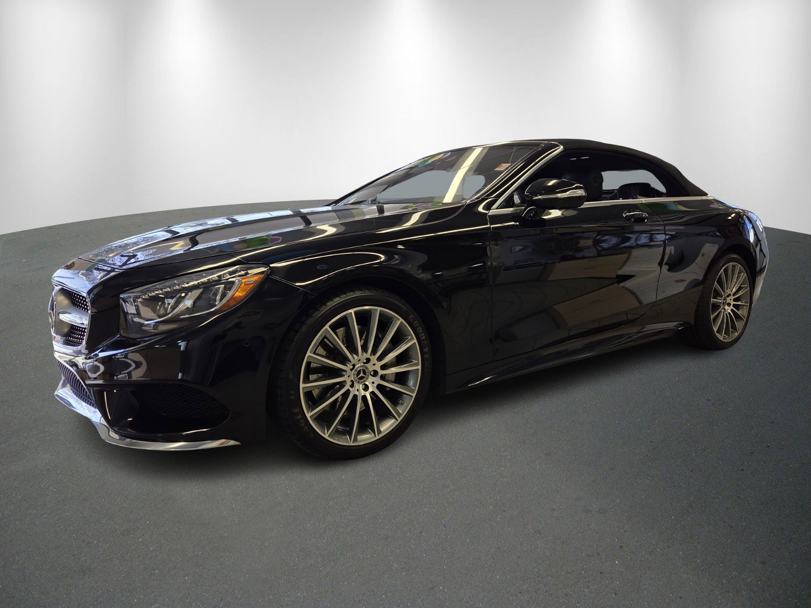 Used 2017 Mercedes-Benz S 550 Cabriolet image 3