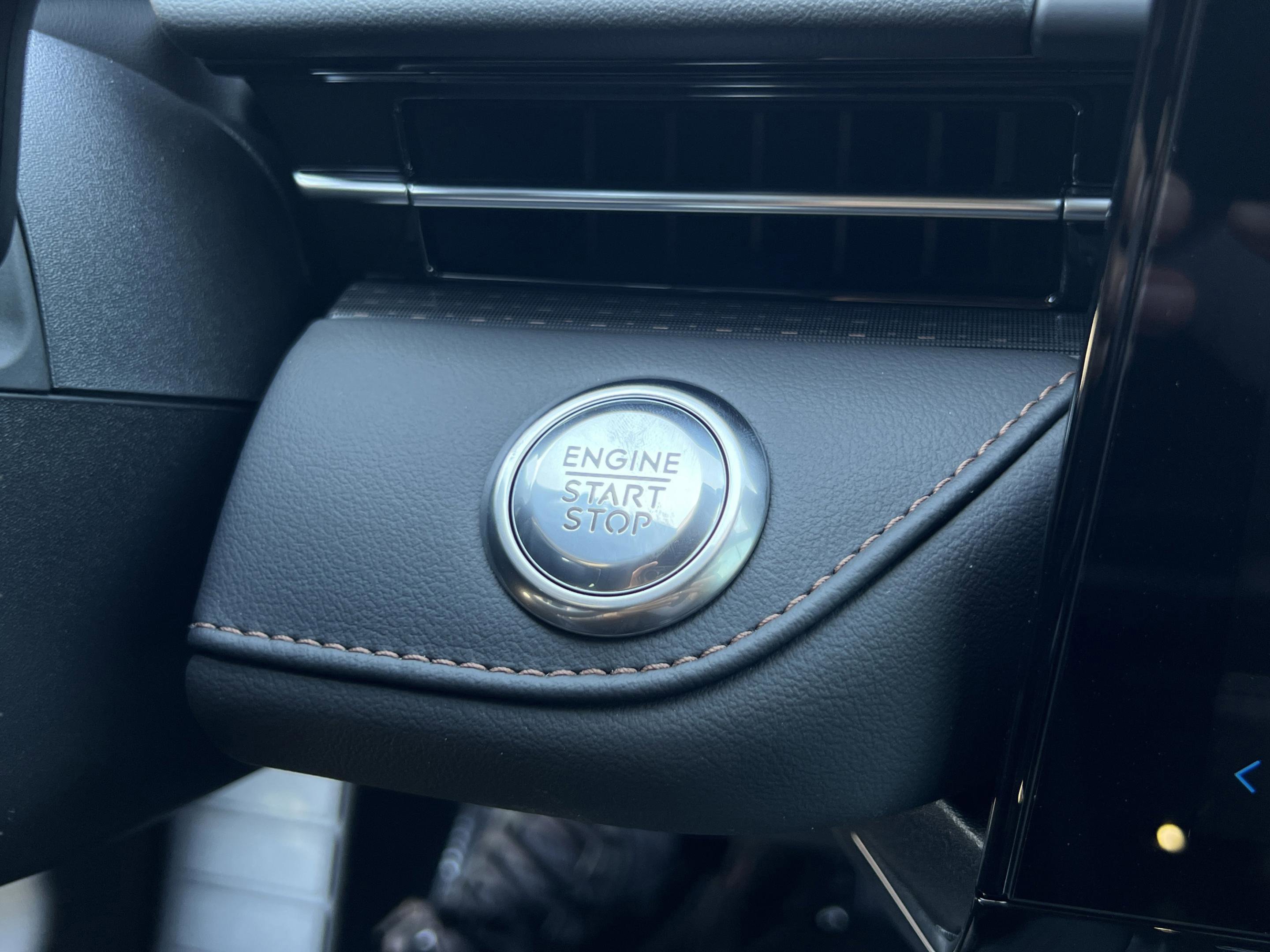 New 2025 Lincoln Nautilus Premier w/ Equipment Group 102A image 21