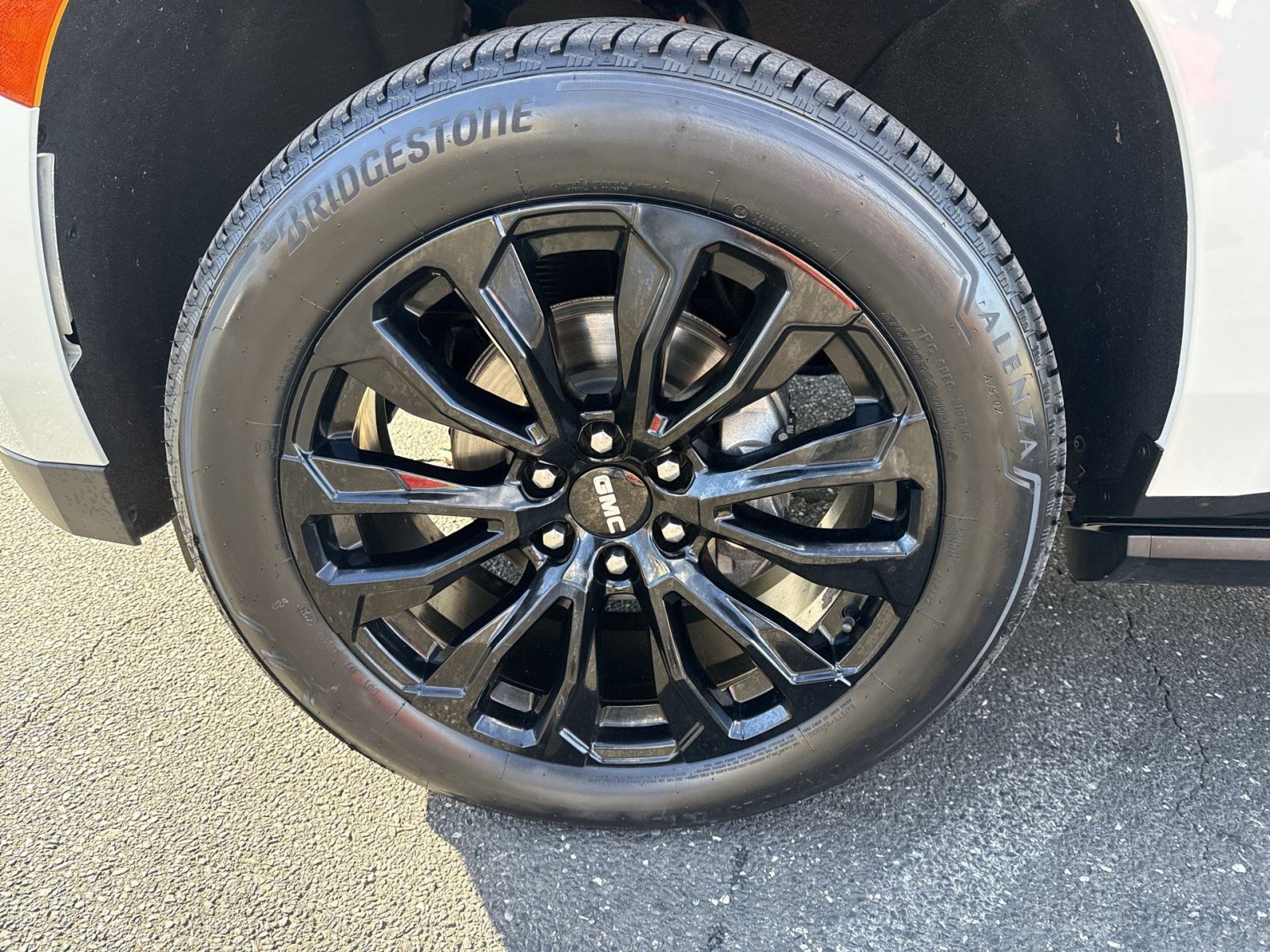 Used 2022 GMC Yukon Denali w/ Denali Premium Package image 11