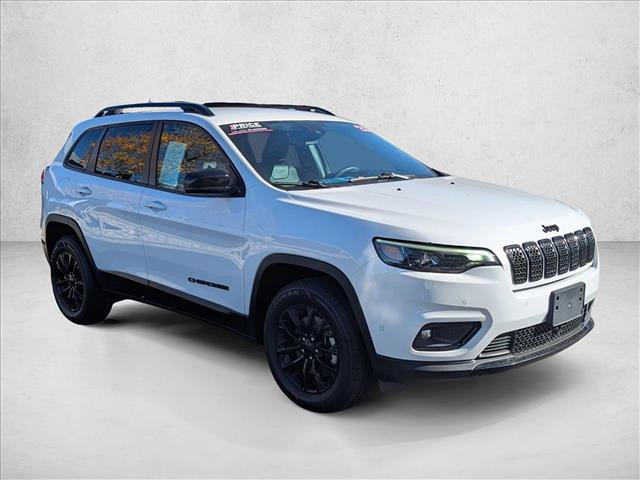 Used 2023 Jeep Cherokee Altitude Lux image 3