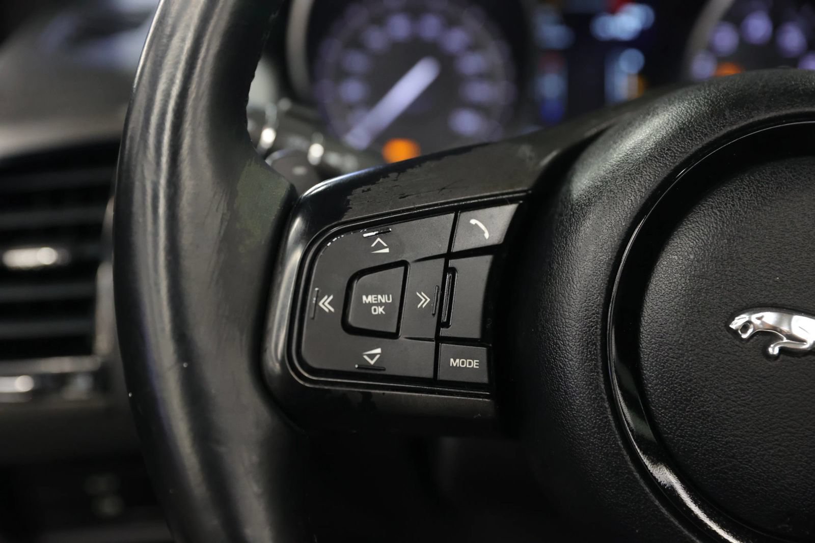Used 2014 Jaguar F-TYPE Convertible RWD image 25