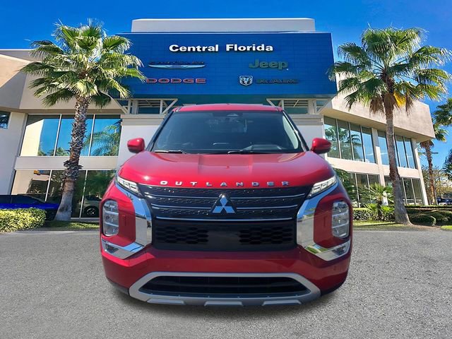 Used 2024 Mitsubishi Outlander SE image 3