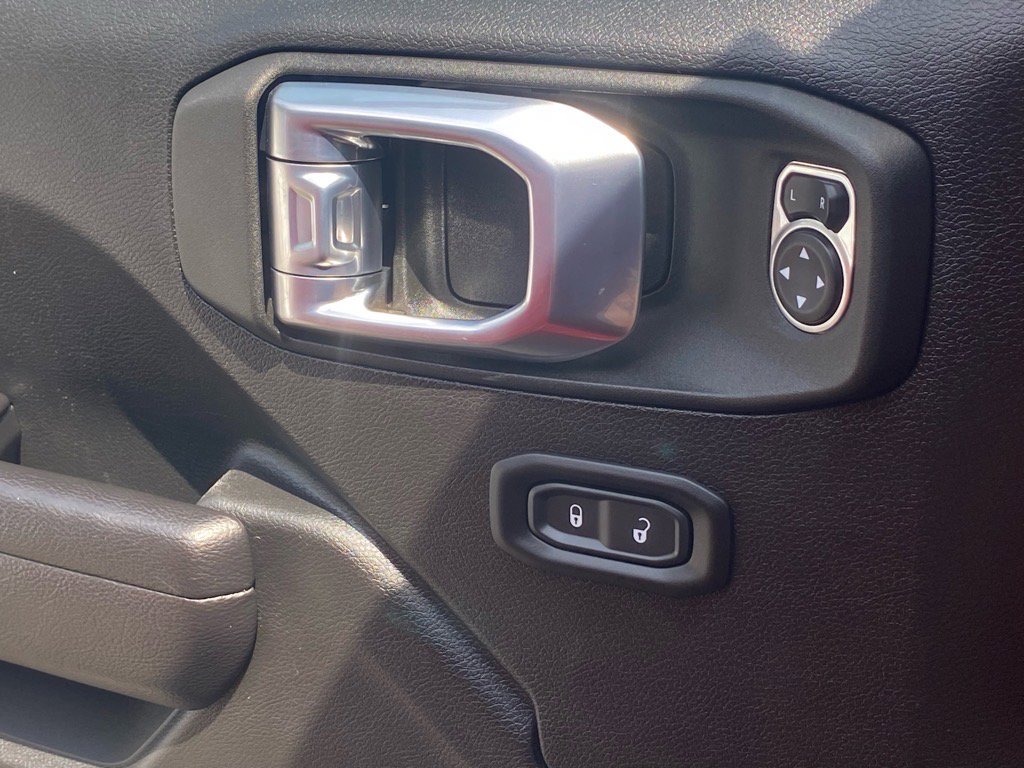 Used 2021 Jeep Wrangler Unlimited Sport image 18