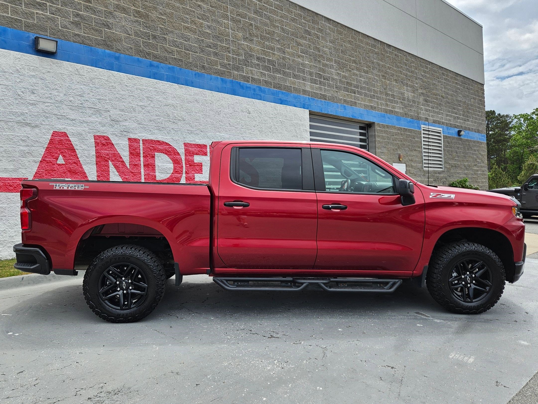 Used 2022 Chevrolet Silverado 1500 LT Trail Boss AWD/4WD image 8