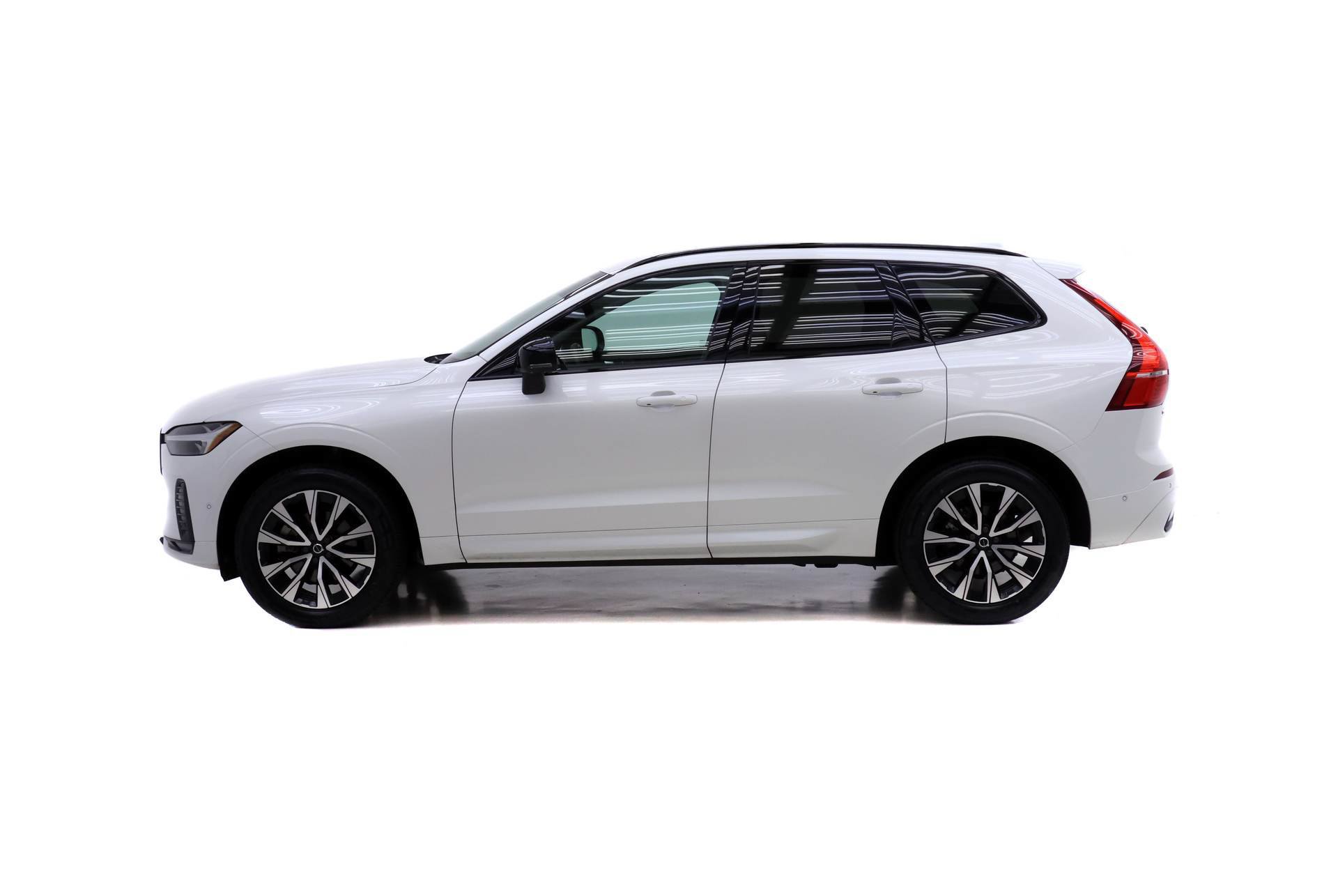 Certified 2024 Volvo XC60 B5 Plus w/ Protection Package Premier AWD/4WD image 3