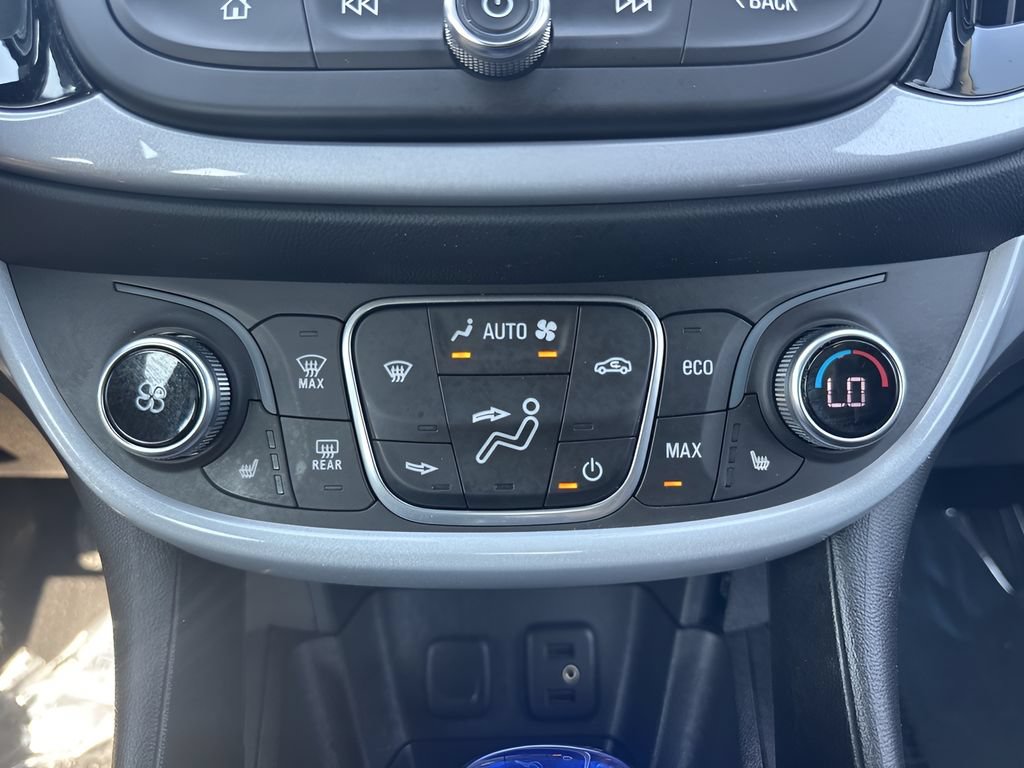 Used 2017 Chevrolet Volt LT w/ Comfort Package FWD image 17