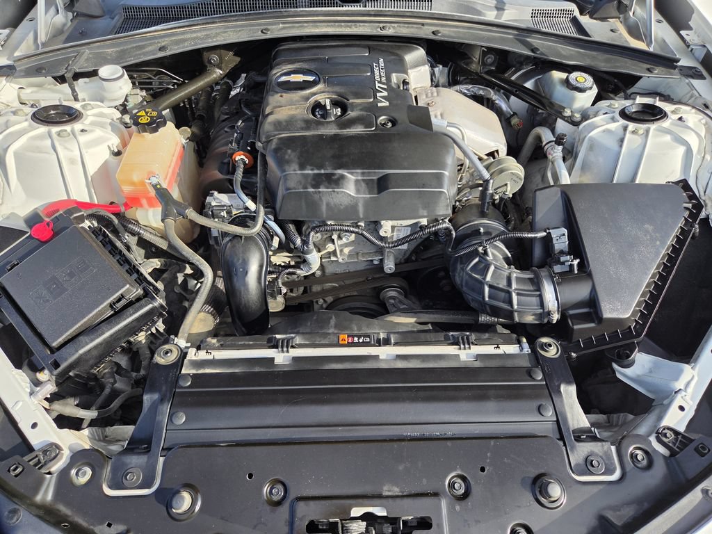 Used 2020 Chevrolet Camaro LT RWD image 29
