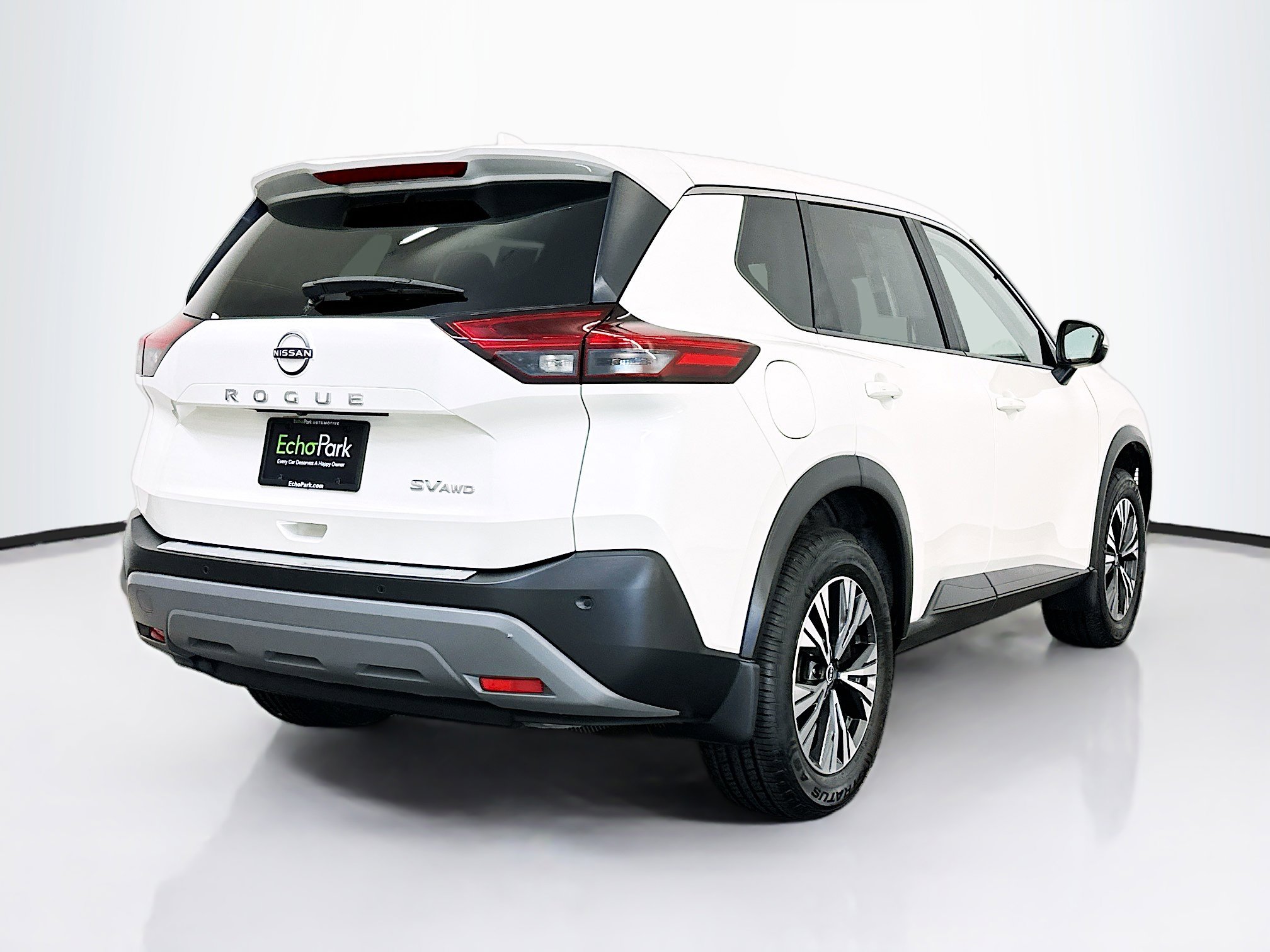 Used 2023 Nissan Rogue SV image 9