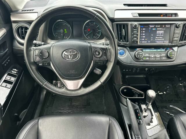 Used 2018 Toyota RAV4 Limited AWD/4WD image 16