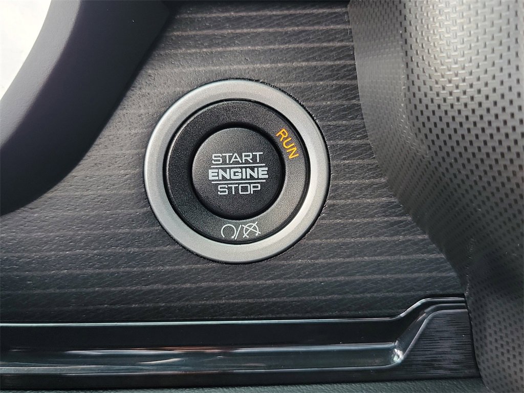 Used 2024 RAM 2500 Limited image 9