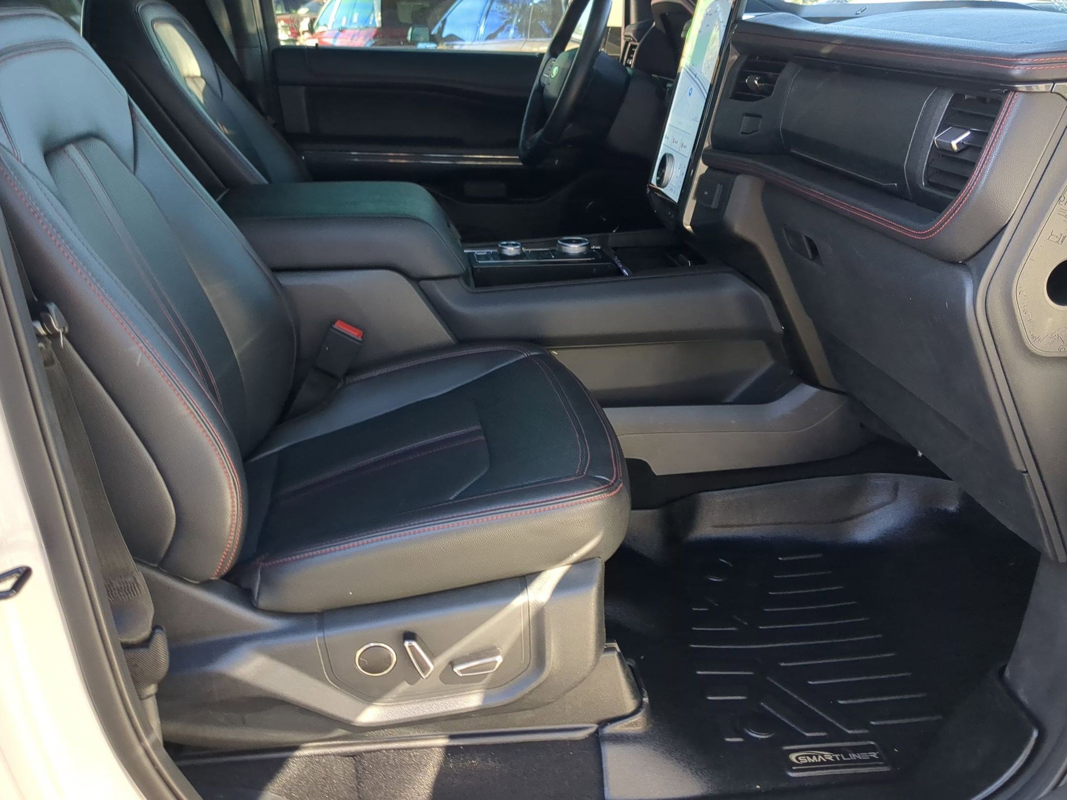 Used 2024 Ford Expedition Max Limited image 25