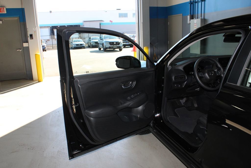 Certified 2025 Honda HR-V LX image 7