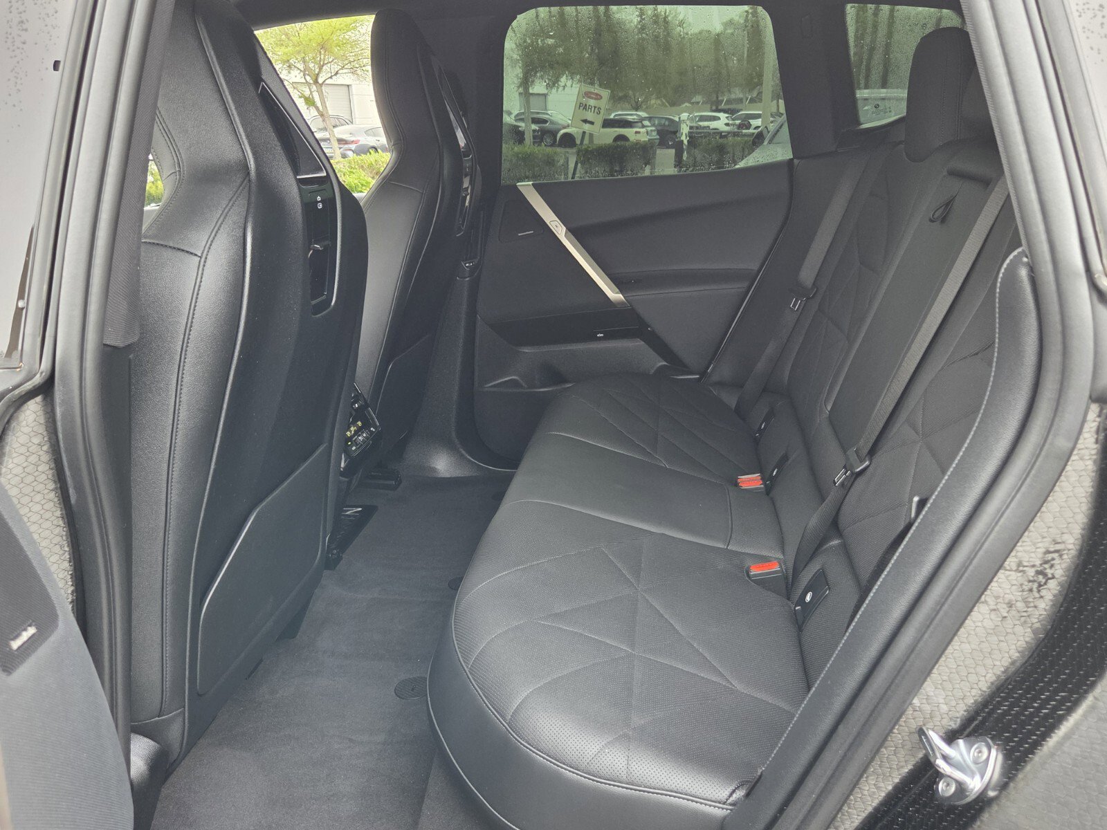 Used 2024 BMW iX xDrive50 w/ Premium Package image 11