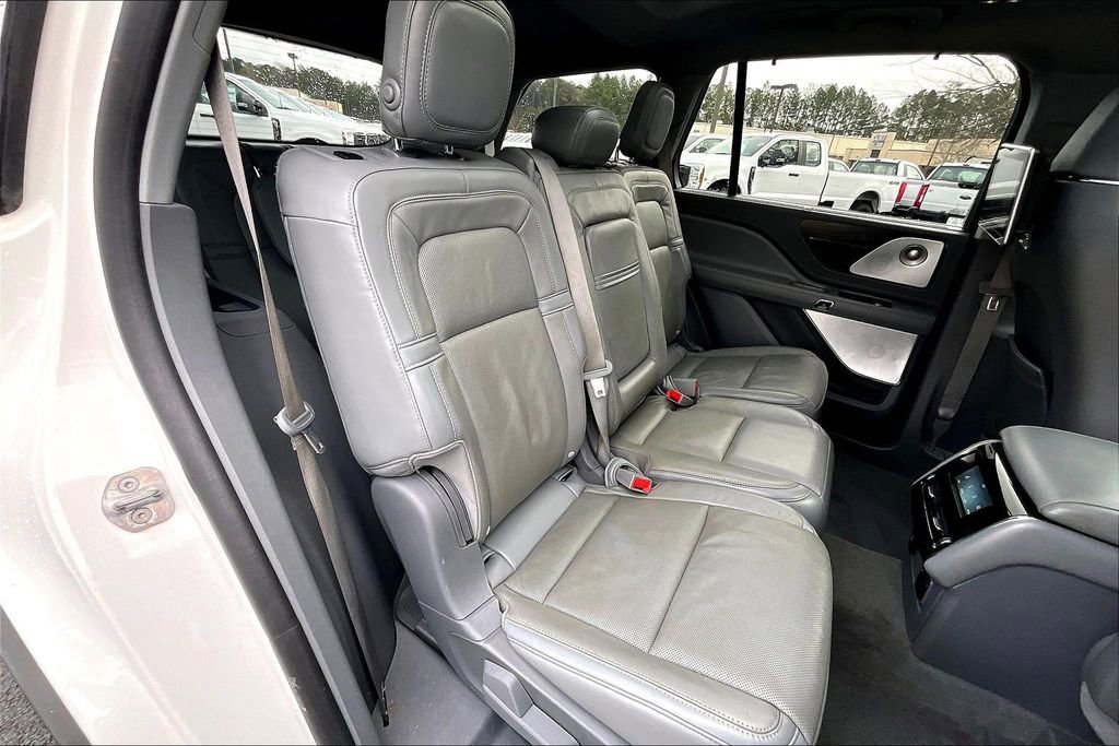 Used 2020 Lincoln Aviator Reserve w/ Equipment Group 202A image 27