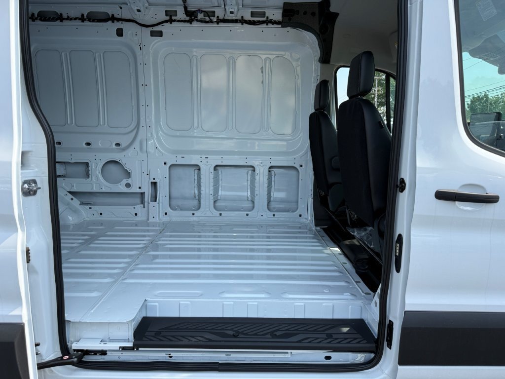 New 2026 Ford Transit 250 148 Medium Roof RWD image 16