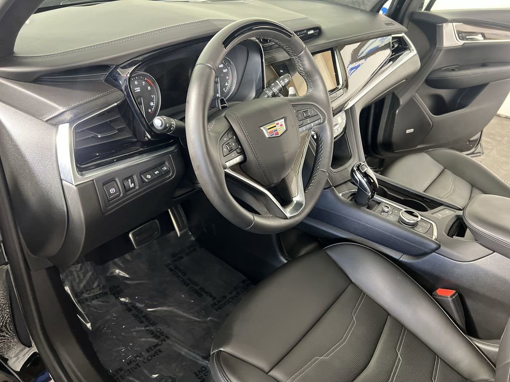 Certified 2025 Cadillac XT6 Sport w/ Platinum Package AWD/4WD image 11