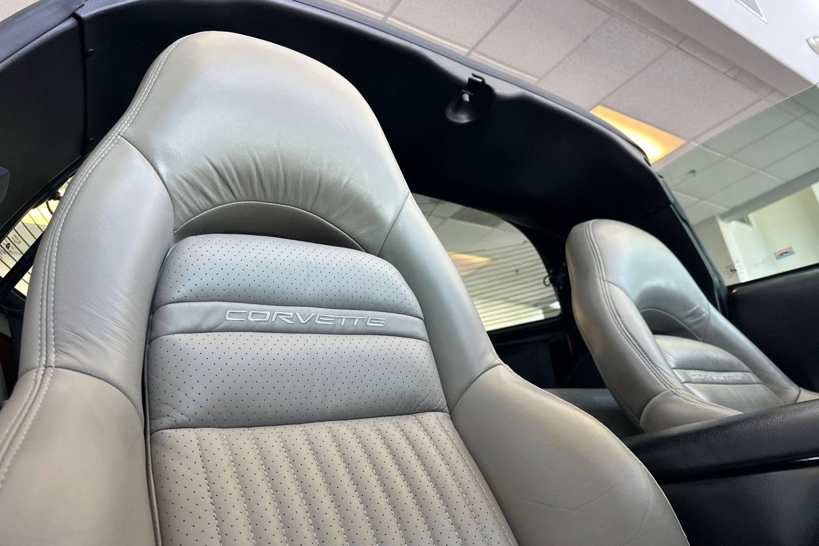 Used 1997 Chevrolet Corvette Coupe RWD image 15