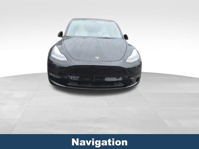 Used 2023 Tesla Model Y Long Range AWD/4WD image 2