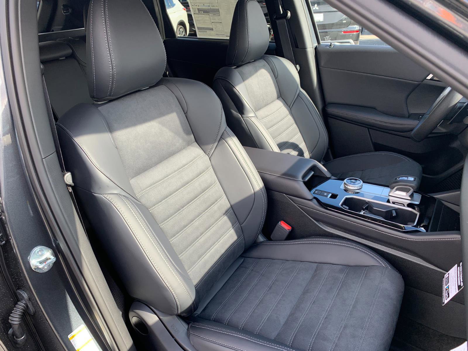 New 2025 Mitsubishi Outlander SE image 21