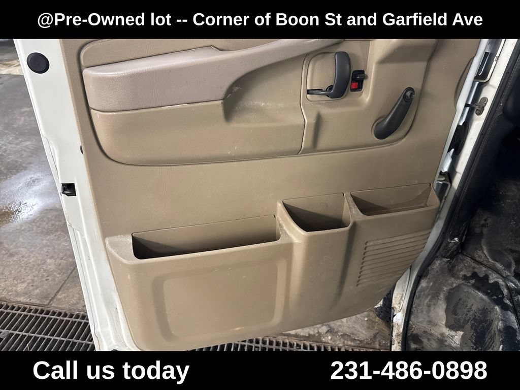 Used 2013 Chevrolet Express 2500 RWD image 15