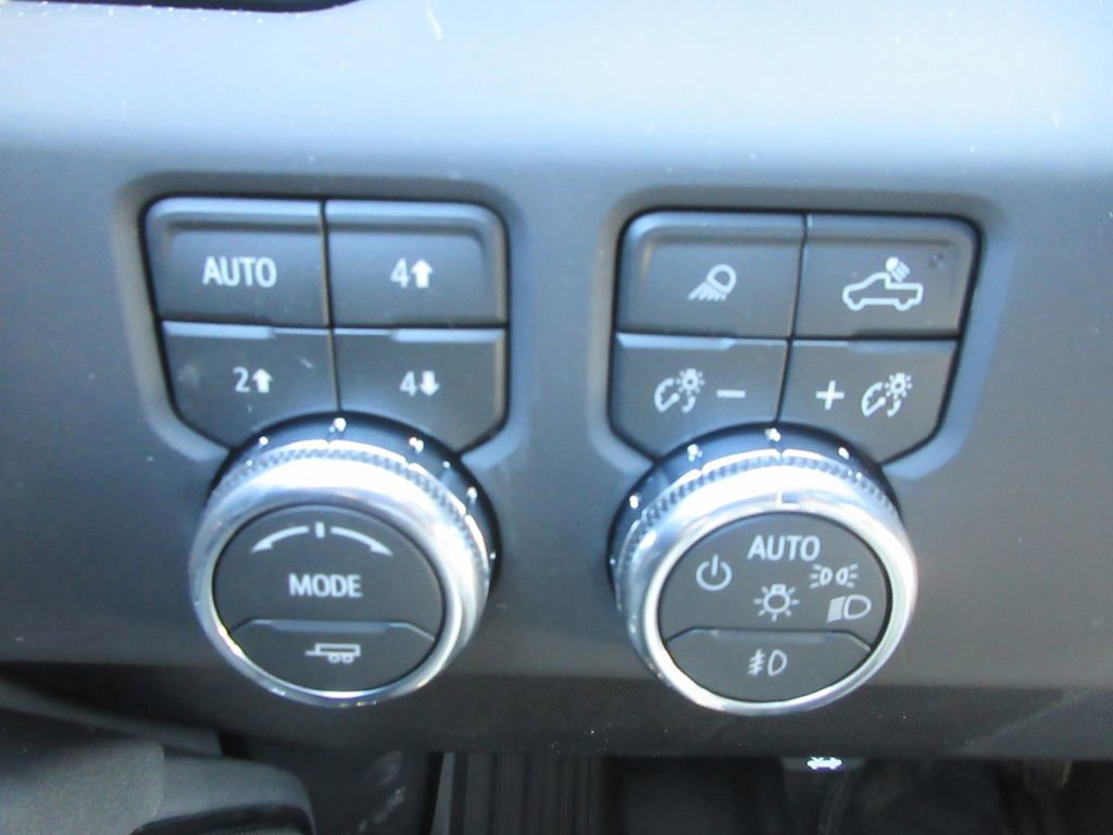 New 2026 GMC Sierra 1500 AT4 w/ AT4 Premium Package AWD/4WD image 18